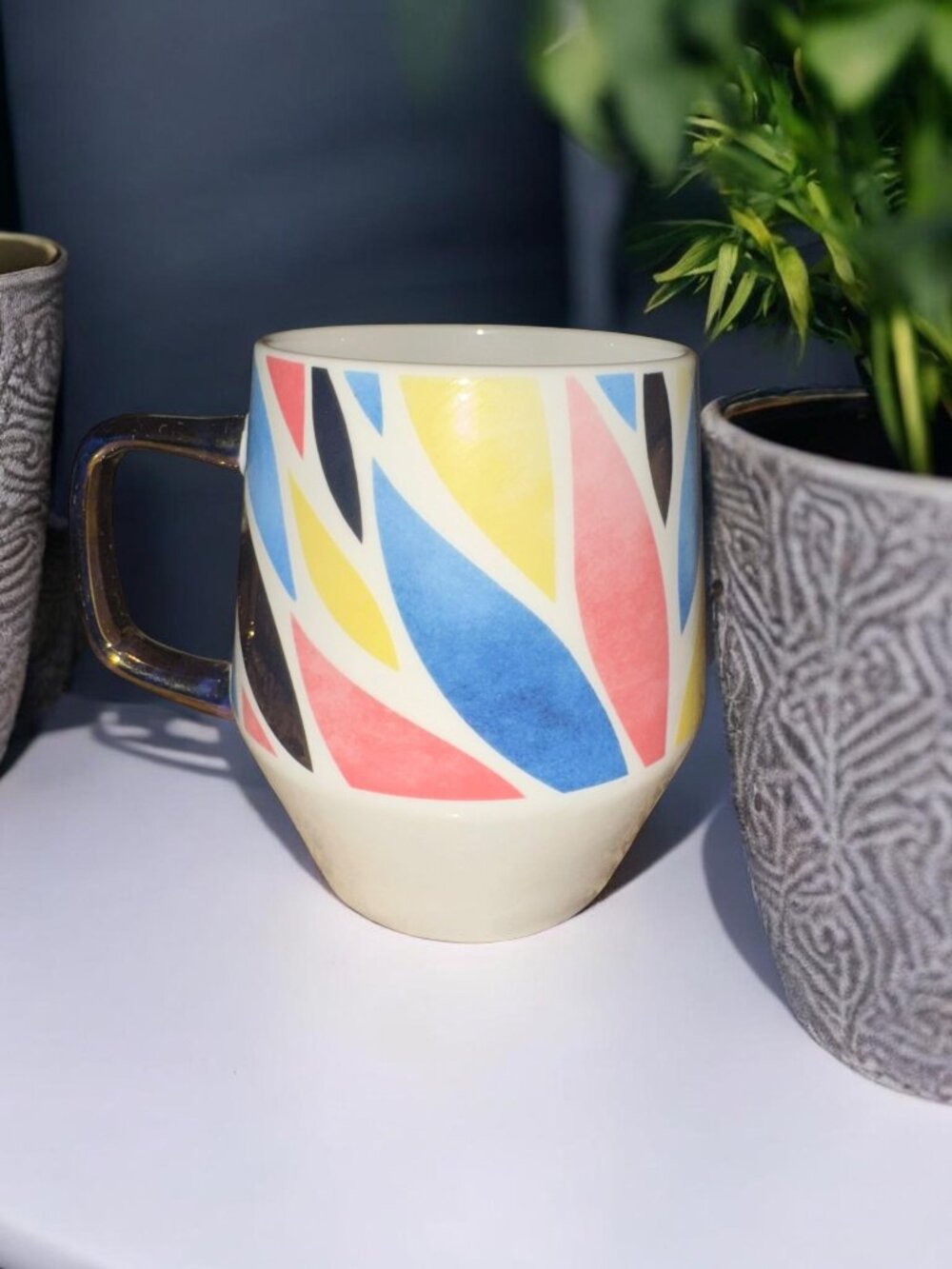 Ceramic Mug With Gold Handle Abstract Leaf Pattern - Picture 2 of 7